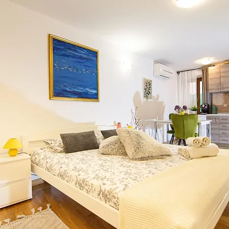 Malvazija 1 And 2 Apartment *