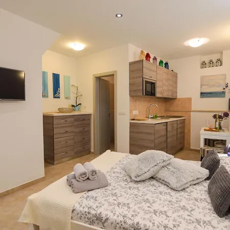 Apartament Malvazija 1 And 2