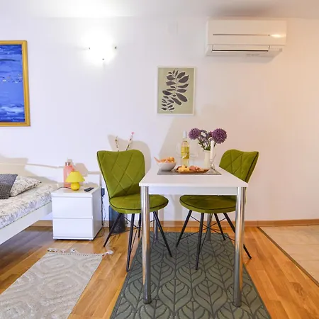 Malvazija 1 And 2 Apartment Rovinj